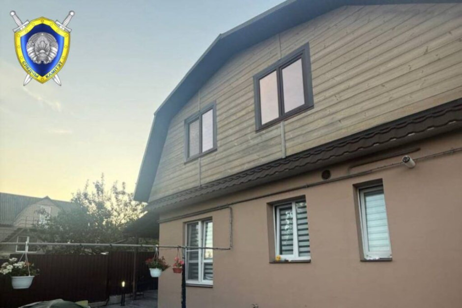 Ребенок выпал из окна