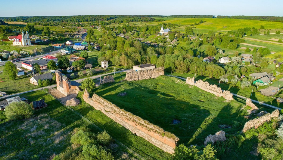 развалины Кревского замка
