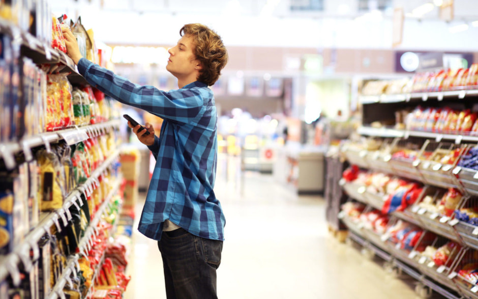 парень в магазине