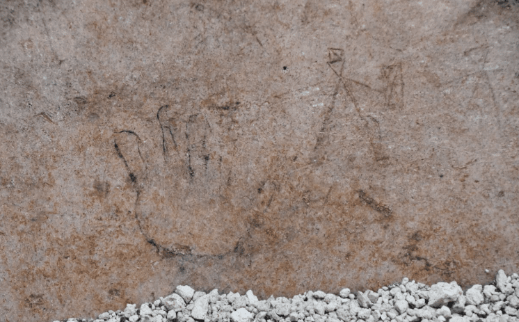 В Помпеях обнаружили детские рисунки гладиаторов (2).PNG