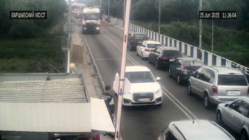 Очередь на границе.jpg