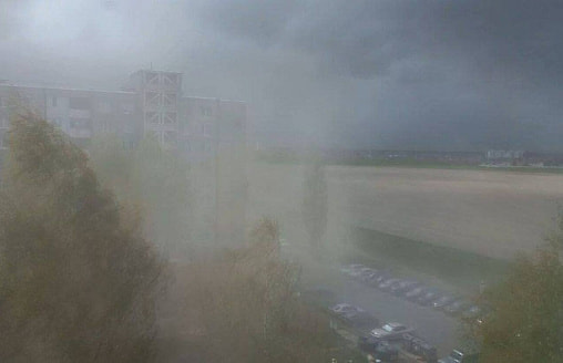 На Брестчину обрушился шторм, пылевая буря и заряды снега – посмотрите фото и видео