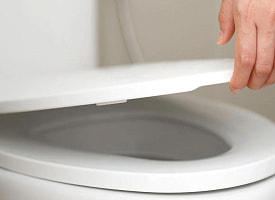 Самое грязное в общественных туалетах – это не сиденье унитаза