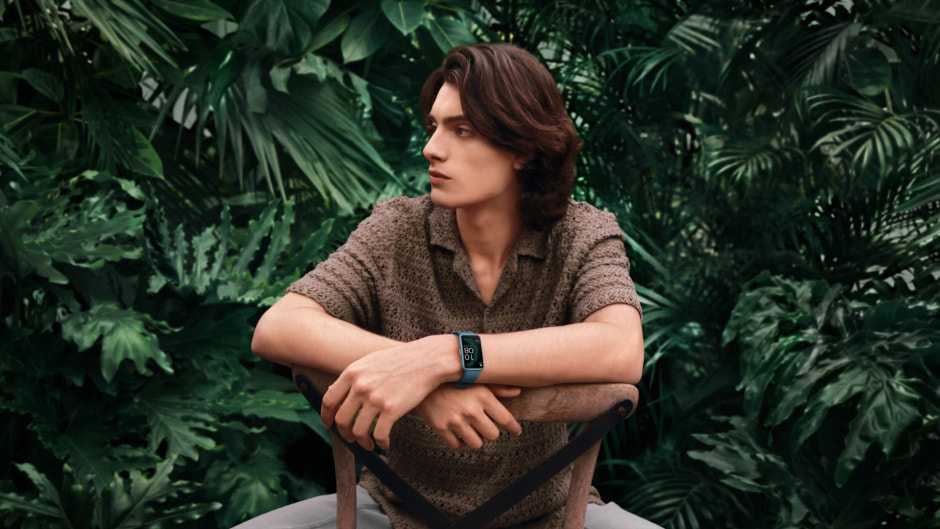 MKT_WATCH FIT SE_Green_Creative Lifestyle Shot_HQ_EN_JPG_16-9_20230627.jpg