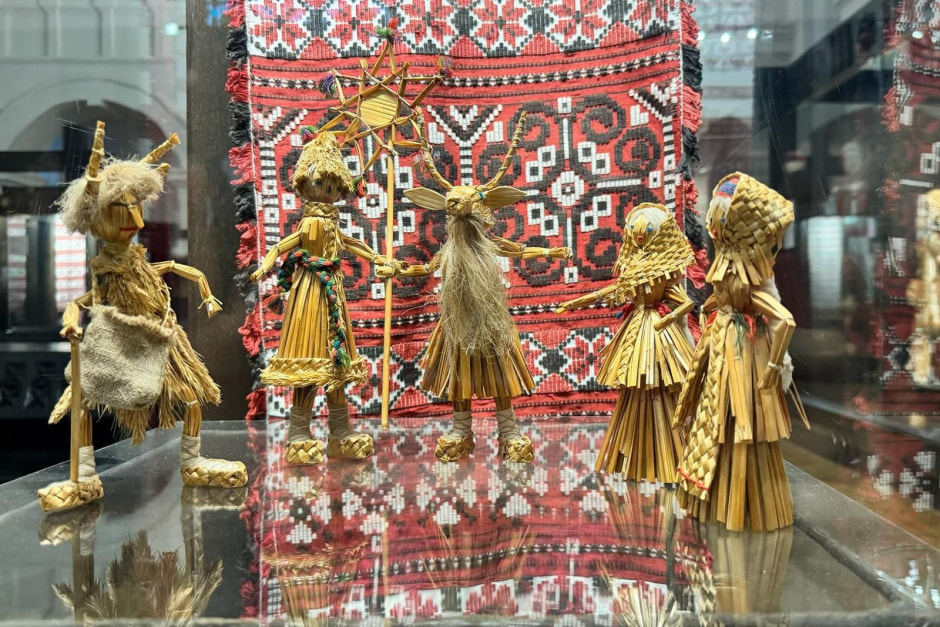 5-Калядоўшчыкі из соломы.jpg