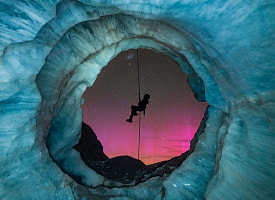 Небо в огне: опубликованы лучшие фото северного сияния 2025 года