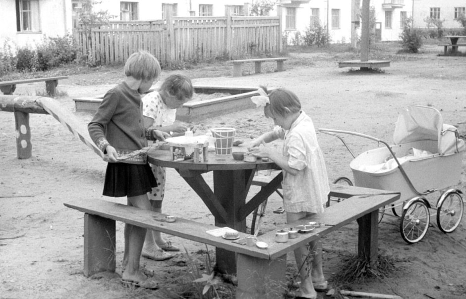 Игры во дворе 2.jpg