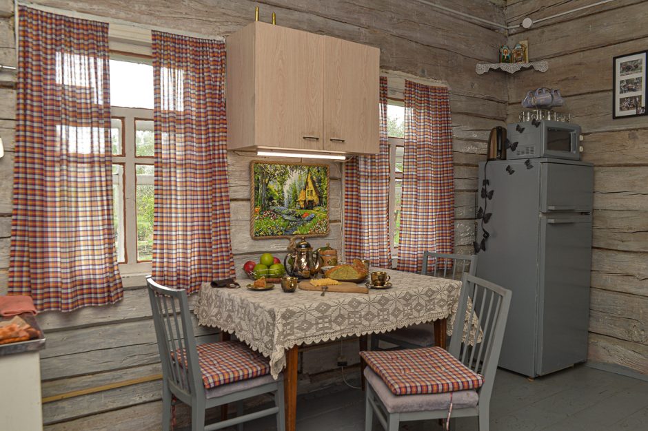 Антон Гнетько и хутор 14.png