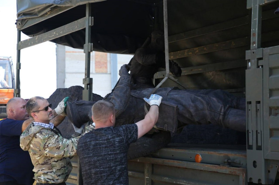 памятник в Бресте 3.jpg