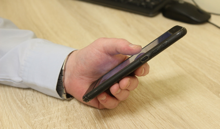 звонить мобильный.jpg