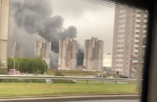 Показываем фото и видео с пожара строящегося торгового центра в Минске (3).png Показываем фото и видео с пожара строящегося торгового центра в Минске (3).png