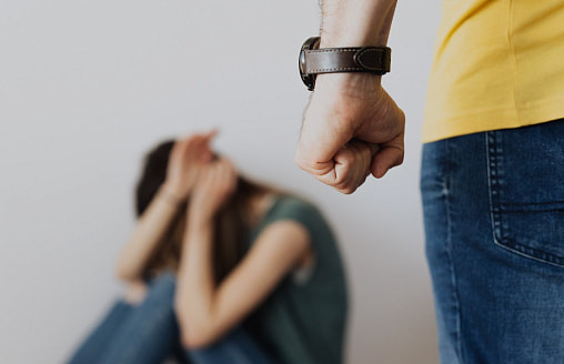 “У него нет аналога”: слово “абьюзер” могут включить в словари русского языка