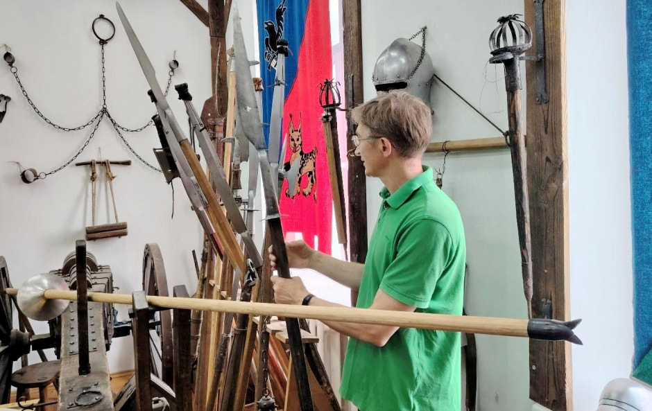 Эксперт по средневековому оружию 12.jpg