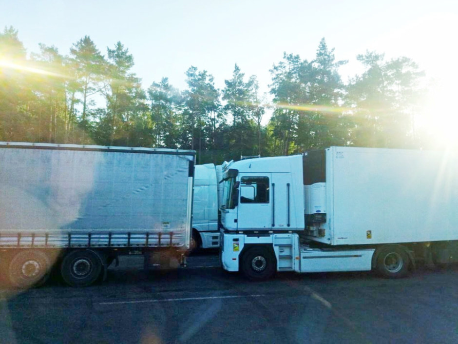 Дальнобойщик про очереди на границах 5.jpg