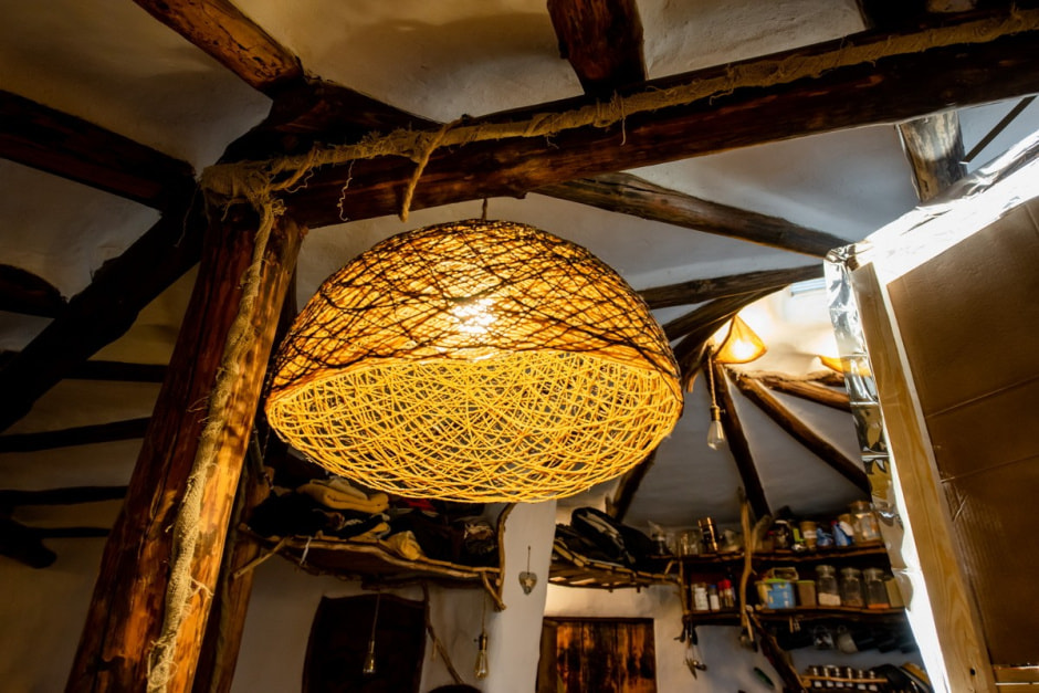 Парень построил дом из глины 24.jpg