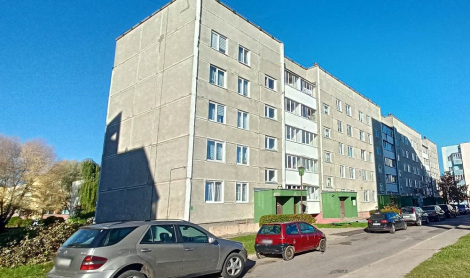 В Сморгони мужчина повредил девять иномарок и уснул в багажнике (5).jpg