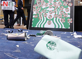 Неудачная акция с “танками” в Корее обойдется Starbucks в $1,4 млн