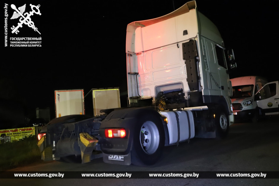 Тягачи, ввезенные в РБ, собирались незаконно продать в России — схему раскрыли таможенники (5).jpg Тягачи, ввезенные в РБ, собирались незаконно продать в России — схему раскрыли таможенники (5).jpg