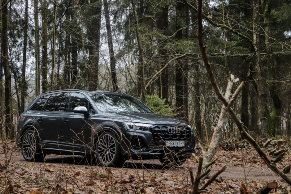 AudiSQ7_10.png AudiSQ7_10.png