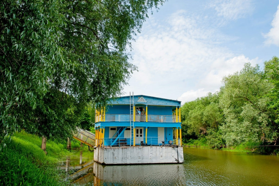 Корабль-отель на Днепре 20.jpg