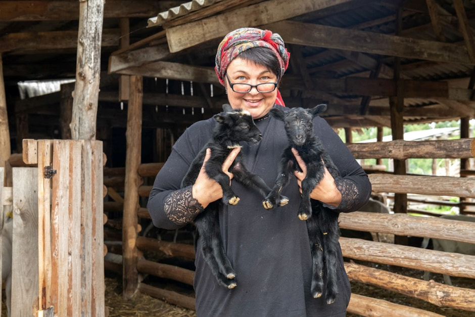 25-Наталья Строк и ее козы.jpg