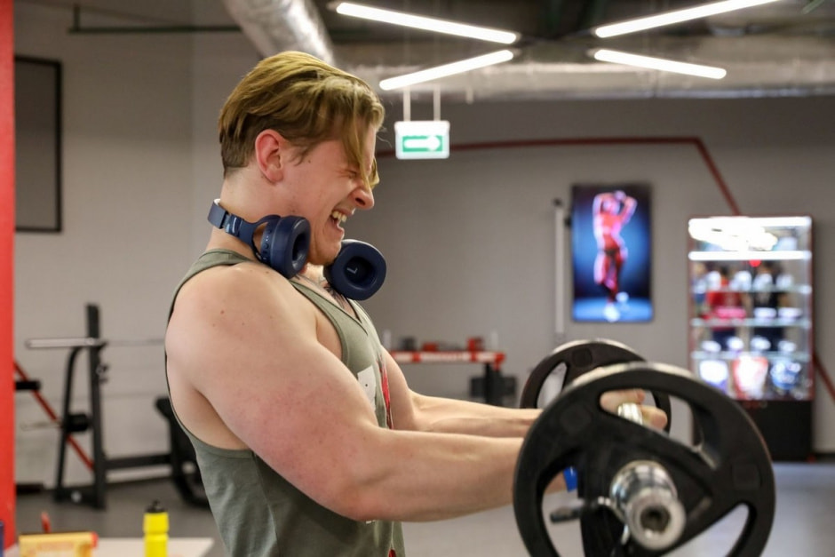 Конкурс по жиму штанги 23 февраля 8.jpg