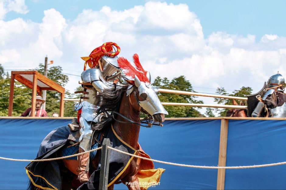 Конный рыцарь и средневековая реконструкция 8.jpg