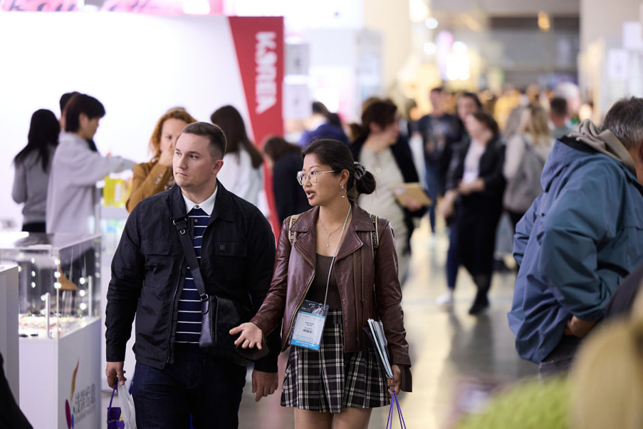 Выставка InterCHARM посетители