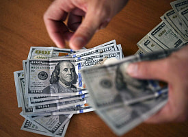 Российский рубль в Беларуси рухнул до минимума за 100 дней. Насколько подорожали доллар и евро?