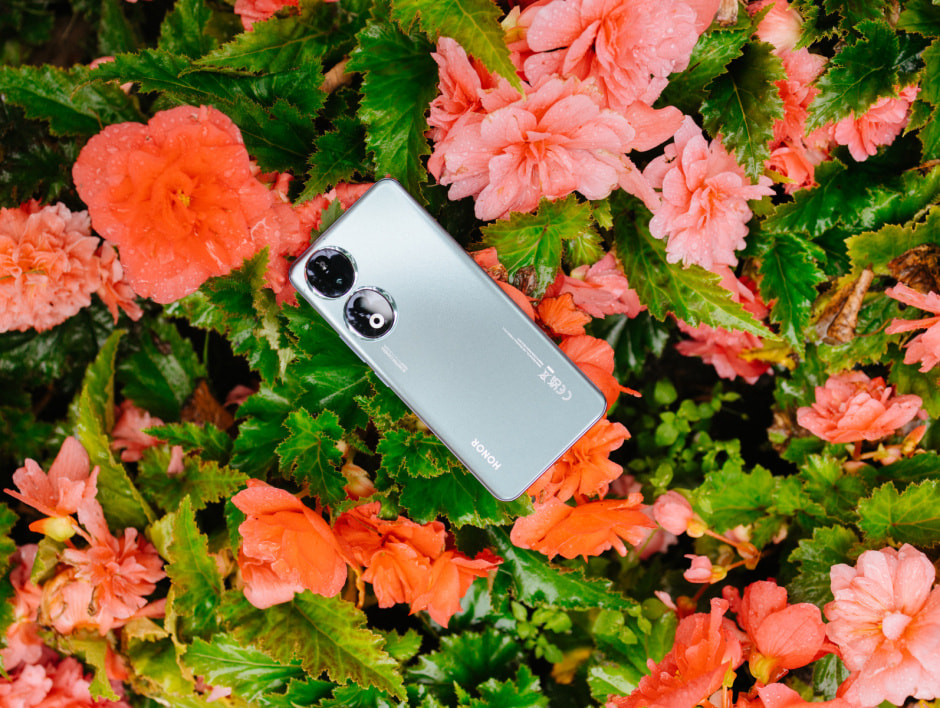 HONOR предложил подарки и весенние скидки.JPG