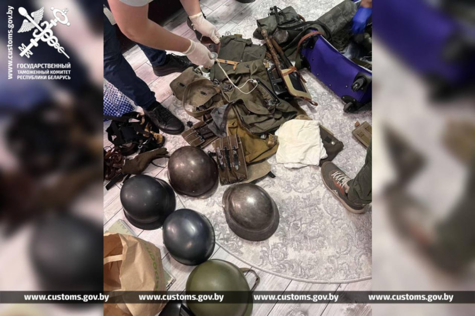 Белорусские таможенники изъяли огнестрельное оружие, которое пришло в посылке под видом сантехники (4).jpg