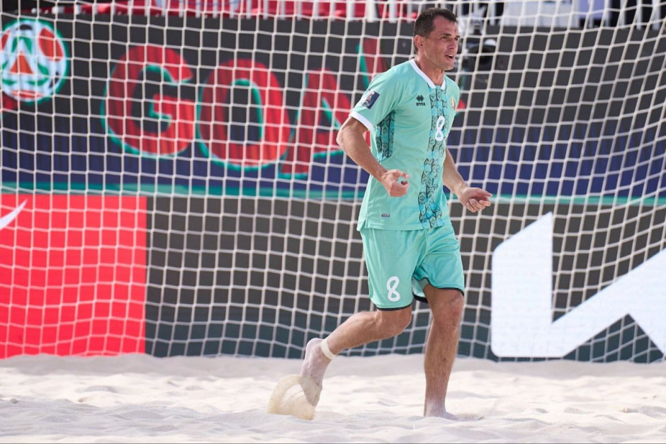 пляжный футбол.jpg