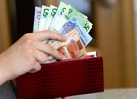 До 8400 рублей. Мобильным операторам Беларуси разрешили выдавать микрозаймы