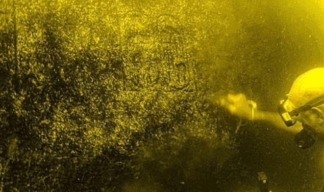 Дайверы нашли давно утерянные изображения Тутанхамона на дне Нила (2).png