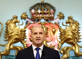 Президент Болгарии подал в отставку