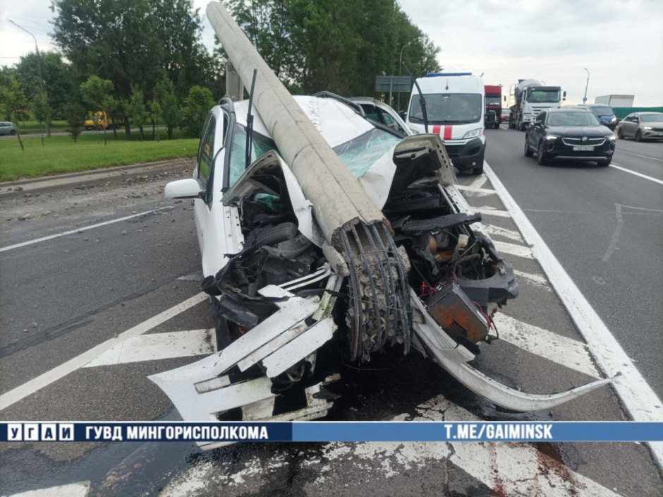 Столб на крыше авто.jpg