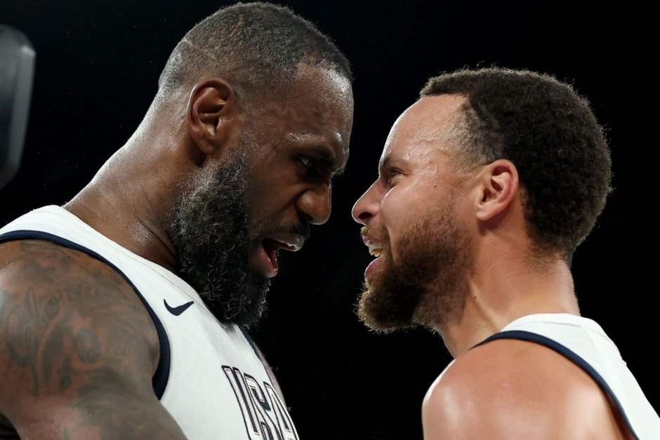 Баскетбольная сборная.jpg Баскетбольная сборная.jpg