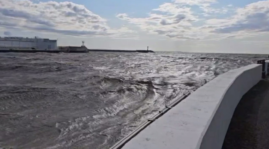 Питер, наводнение миновало.jpg