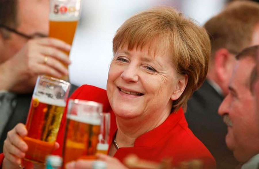 меркель_пиво.jpg меркель_пиво.jpg