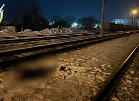 На станции “Беларусь” поезд сбил 19-летнюю девушку