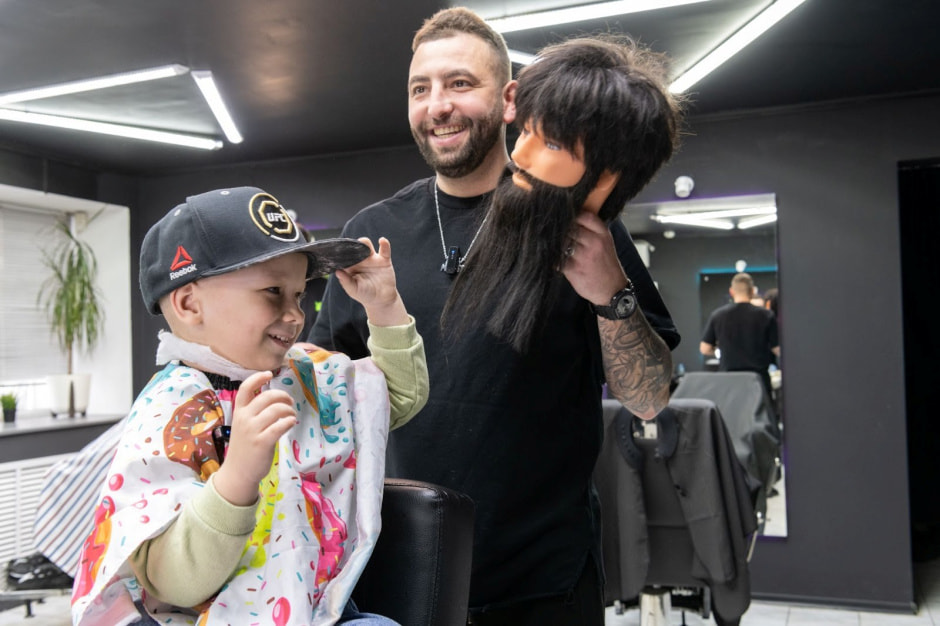 Бэби-парикмахер Владислав Якушин и Марк 2.jpg