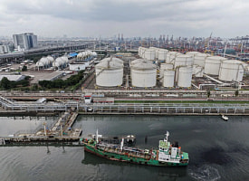 Мировые запасы нефти рухнули до рекордного минимума. Что дальше?