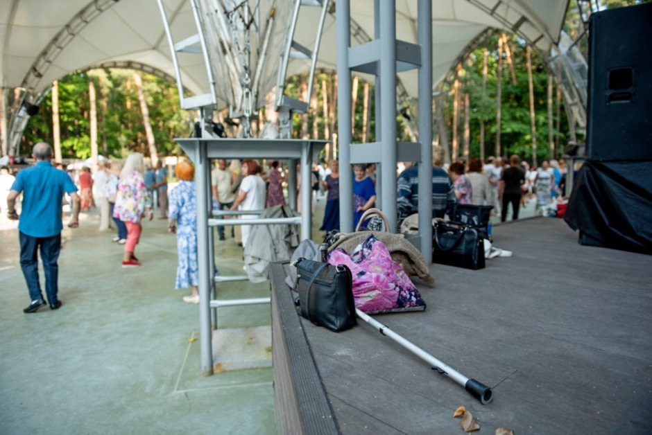 Танцы 60 в парке Челюскинцев 4.jpg