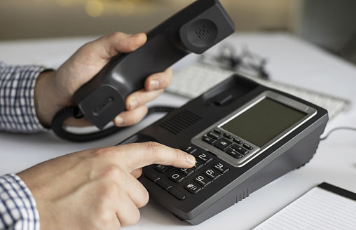 Специально пугают: в милиции предупредили, что делать, когда звонят с “городских номеров”