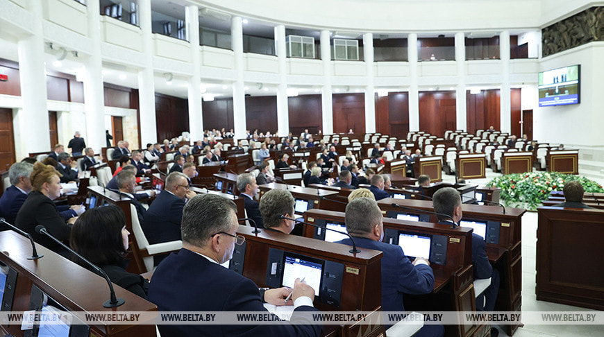 Депутаты приняли в первом чтении проект бюджета на 2025 год.jpg