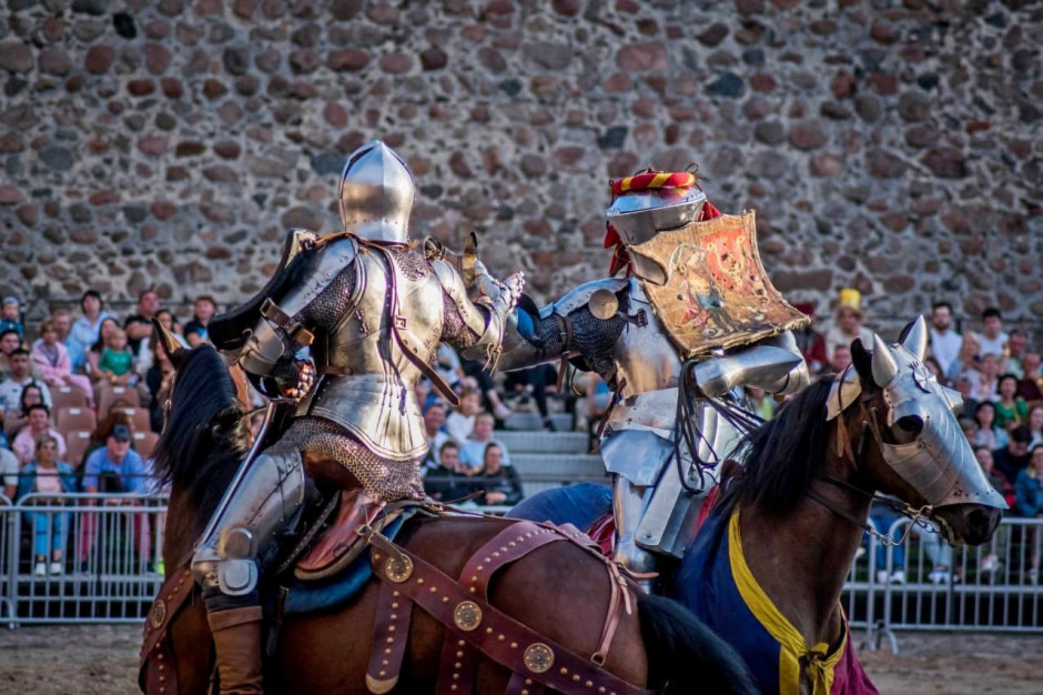 Конный рыцарь и средневековая реконструкция 16.jpg