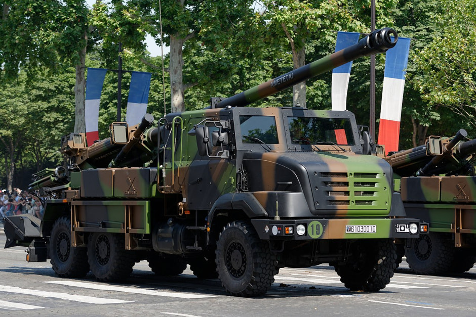 9th_Light_Armoured_Marine_Brigade_Bastille_Day_2013_Paris_t114135.jpg
