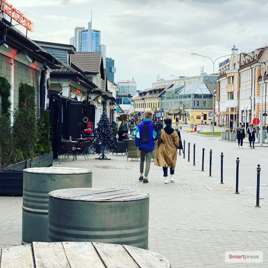 минск город зыбицкая люди кафе ресторан.jpg