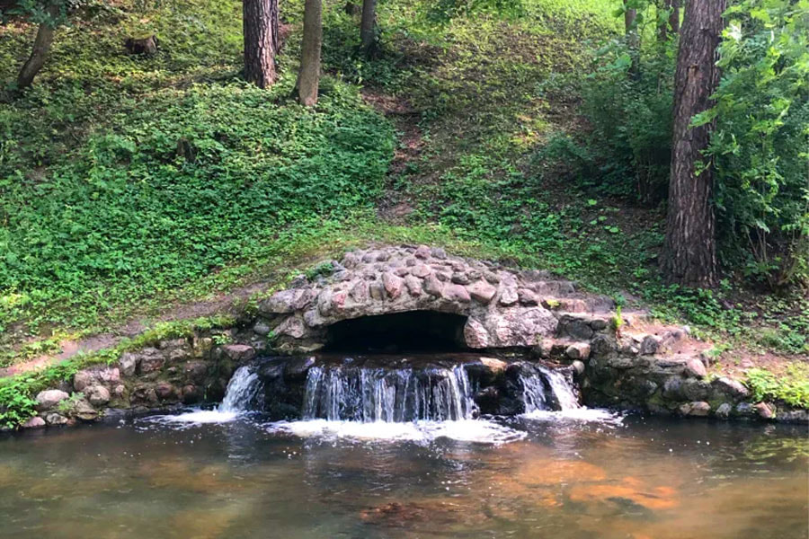 чудотворный источник в Логойске.jpg