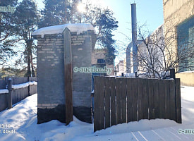 Цена – 3440 рублей. На Могилёвщине выставили на торги деревенский туалет